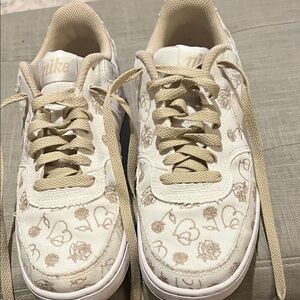 Nike Women's Sneakers - White and Tan Floral